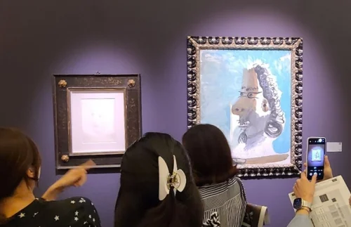 The first rendition of the world-class art fair 'Frieze Seoul' is a huge hit